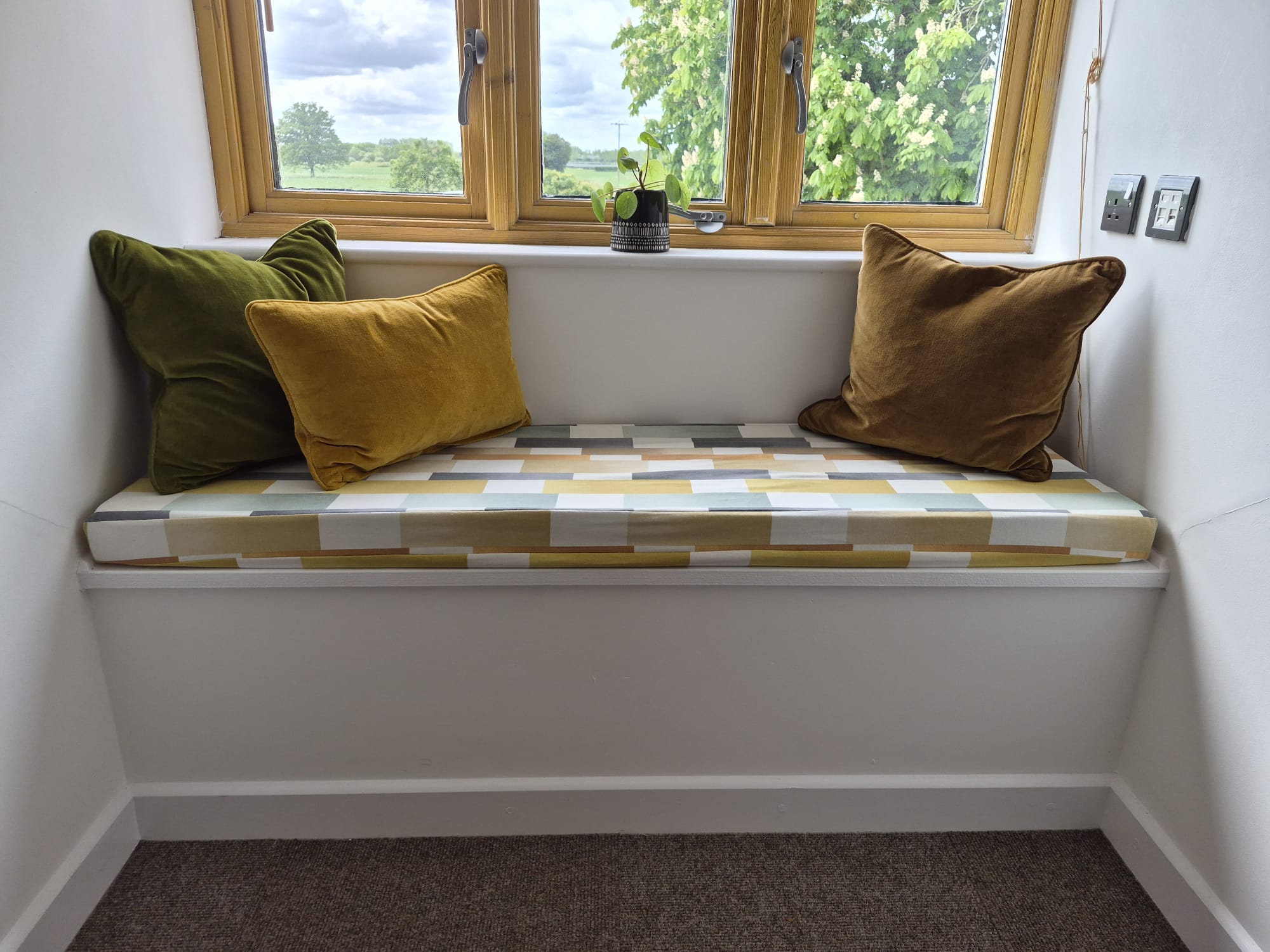 Views over the Essex countryside Comfortable window seat with countryside view